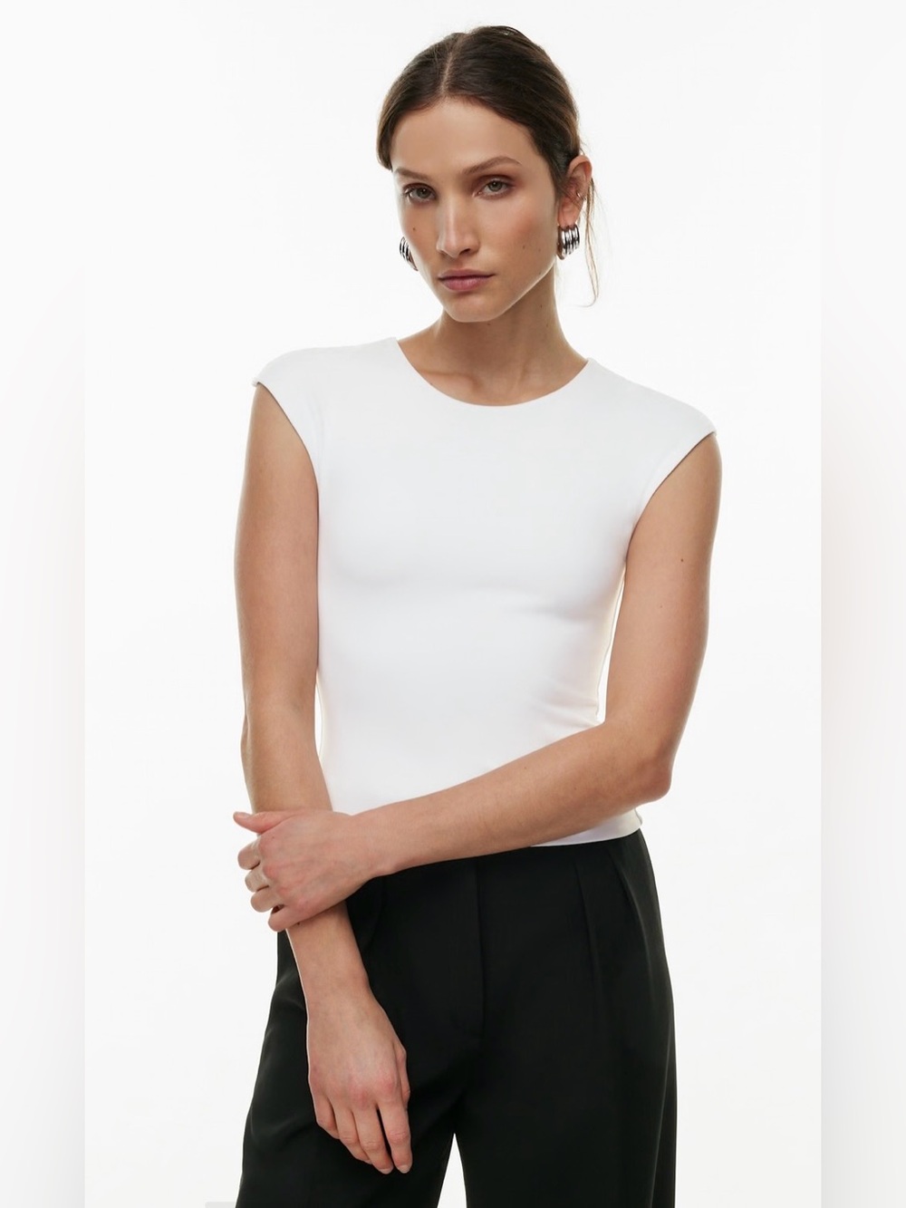 Aritzia Contour Methodical T-Shirt Crewneck Top Cap Sleeves Waist Length Black